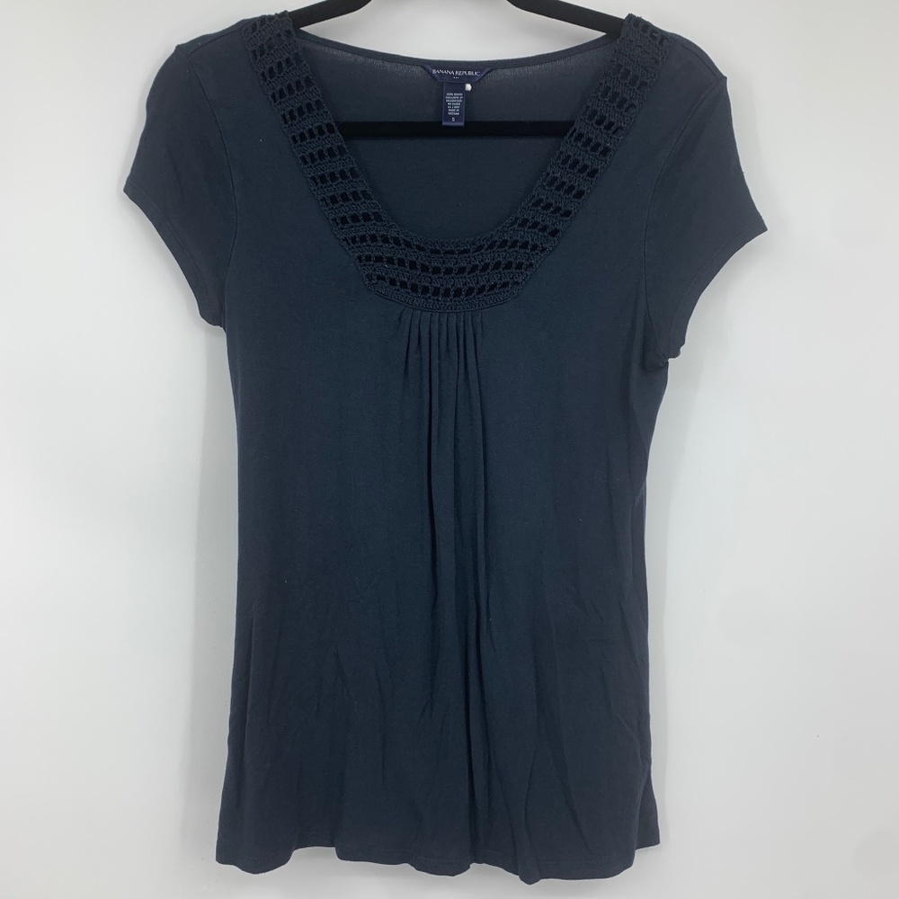 Banana Republic Factory womens small blouse sleeveless crochet stretch